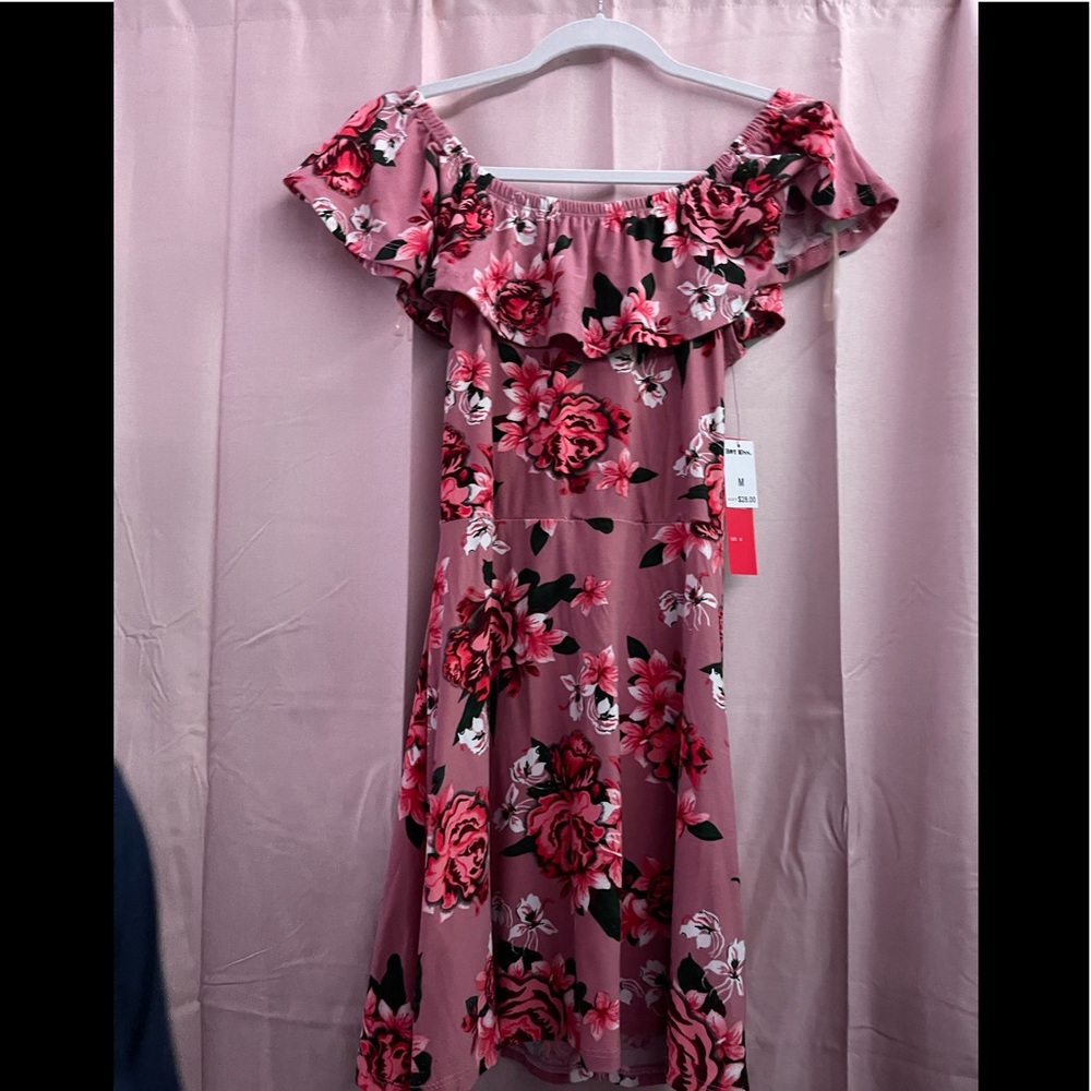 Women off the shoulder floral dress